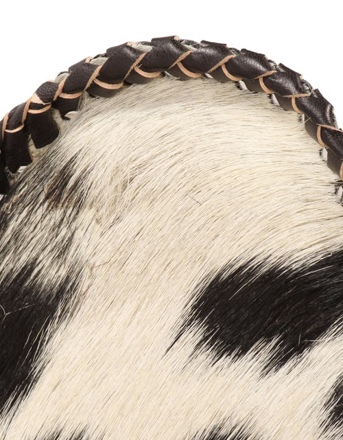 Încărcați imaginea în vizualizatorul Galerie, Scaun fluture, negru și alb, piele naturală de capră Lando - Lando
