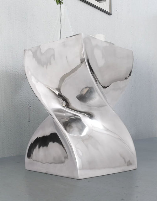 Încărcați imaginea în vizualizatorul Galerie, Scaun/Masă laterală cu formă răsucită, aluminiu, argintiu - Lando
