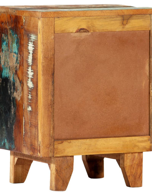 Încărcați imaginea în vizualizatorul Galerie, Noptieră sculptată manual, 40 x 30 x 50 cm, lemn masiv reciclat - Lando
