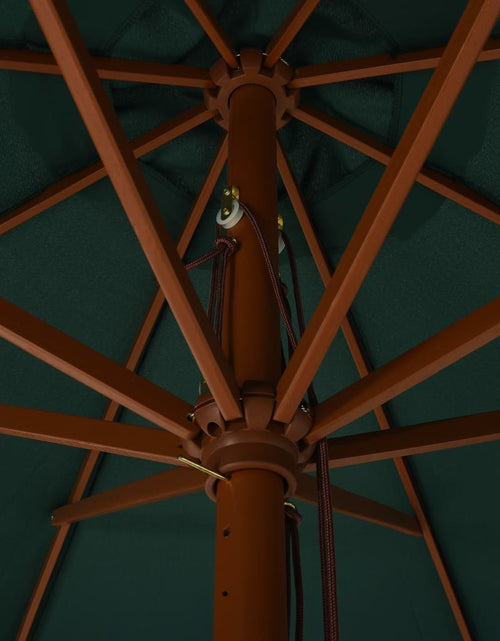 Încărcați imaginea în vizualizatorul Galerie, Umbrelă de soare de exterior, stâlp din lemn, verde, 330 cm Lando - Lando
