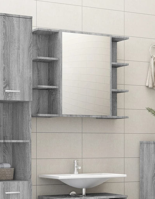 Încărcați imaginea în vizualizatorul Galerie, Dulap de baie cu oglindă gri sonoma 80x20,5x64 cm lemn compozit - Lando
