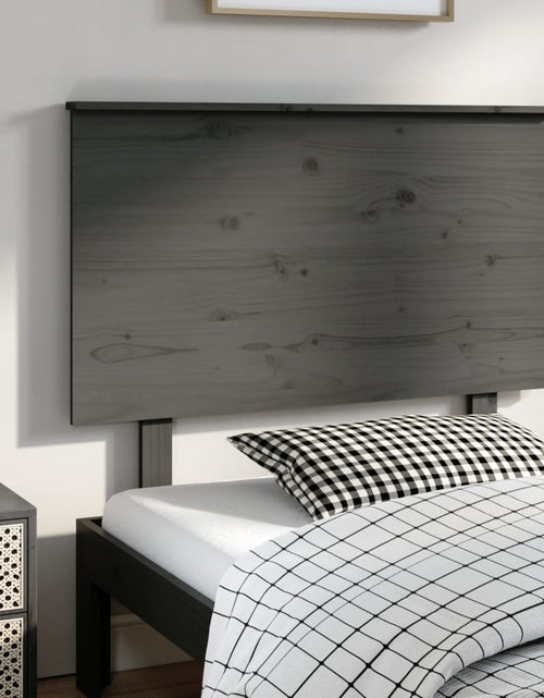 Încărcați imaginea în vizualizatorul Galerie, Tăblie de pat, gri, 104x6x82,5 cm, lemn masiv de pin - Lando
