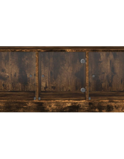 Încărcați imaginea în vizualizatorul Galerie, Măsuță de cafea cu uși din sticlă, stejar fumuriu, 102x50x42 cm - Lando
