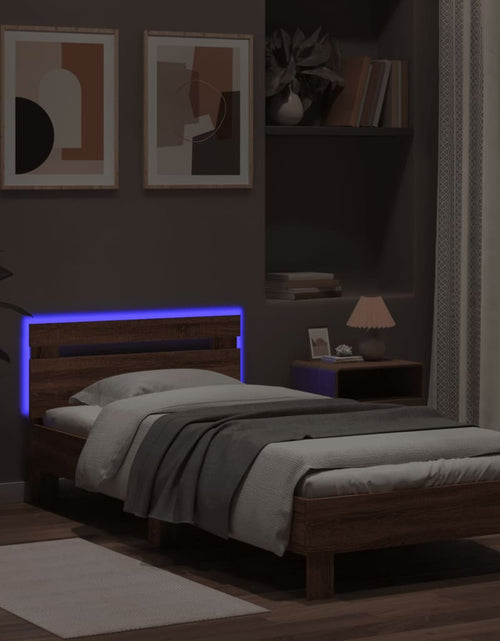 Загрузите изображение в средство просмотра галереи, Cadru de pat cu tăblie și lumini LED, stejar maro, 75x190 cm - Lando
