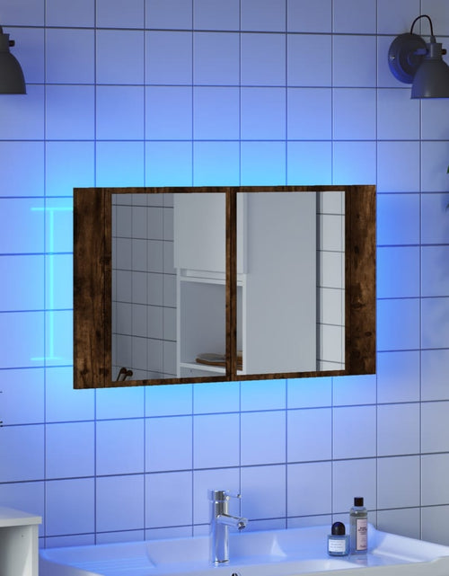 Загрузите изображение в средство просмотра галереи, Dulap de baie cu oglindă și LED, stejar fumuriu, 80x12x45 acril - Lando
